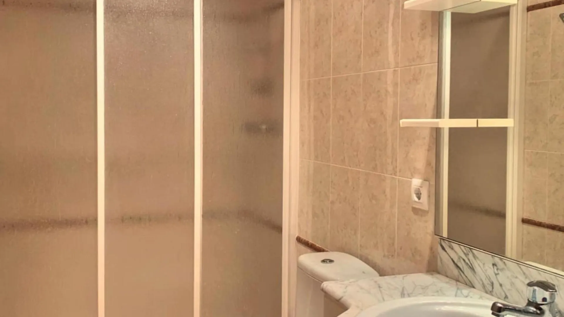 Apartment With Terrace Montjoi Casa vacanze