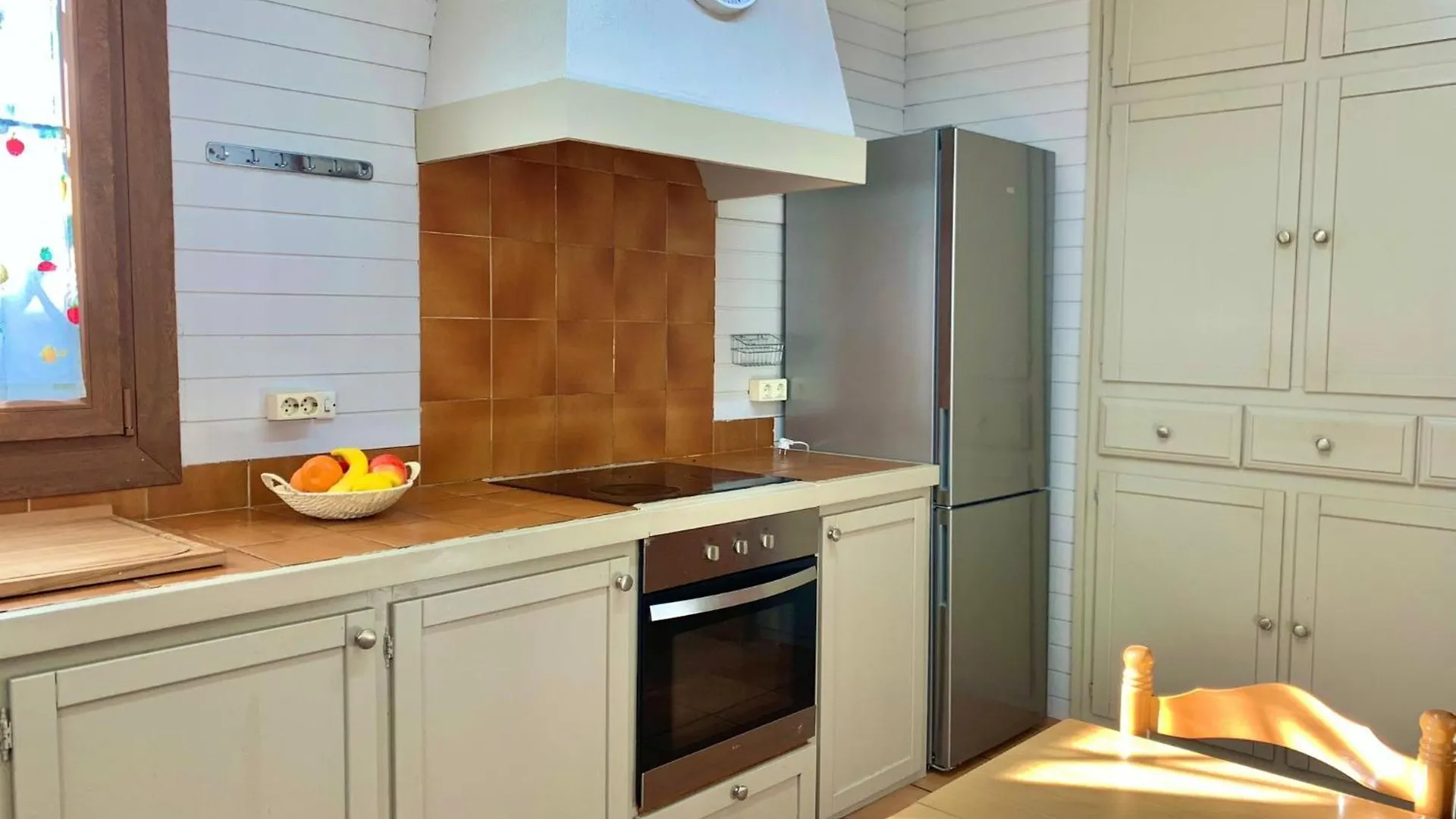 Apartment With Terrace Montjoi Spagna